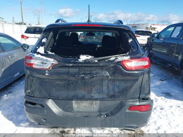 1C4PJMAS8GW352804 Jeep Cherokee Sport