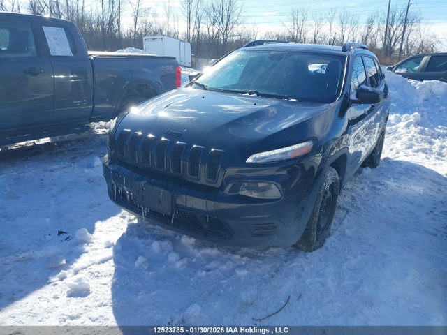 1C4PJMAS8GW352804 Jeep Cherokee Sport