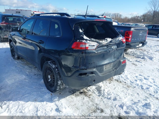 1C4PJMAS8GW352804 Jeep Cherokee Sport