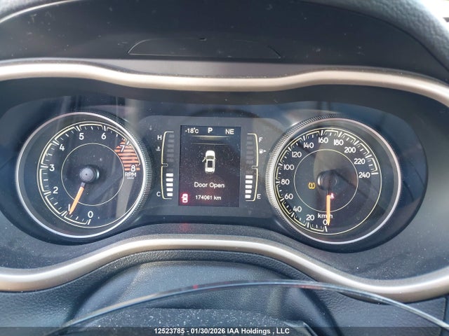 1C4PJMAS8GW352804 Jeep Cherokee Sport