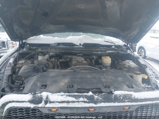 3C6UR5DL6JG222460 RAM 2500 Slt