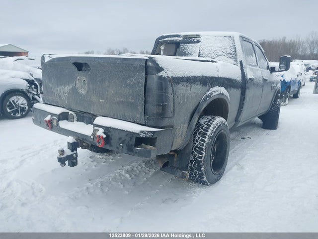 3C6UR5DL6JG222460 RAM 2500 Slt