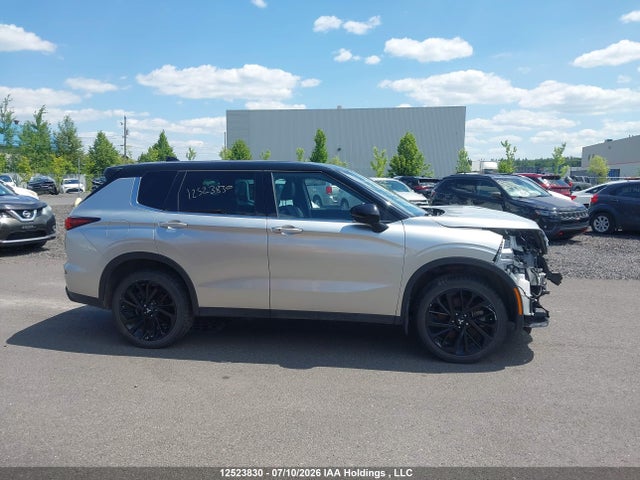 JA4J4UA83PZ611645 Mitsubishi Outlander Le/le Premium/noir/se/sel