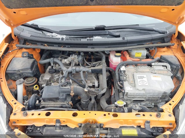 JTDKDTB35F1090996 Toyota Prius C Technology