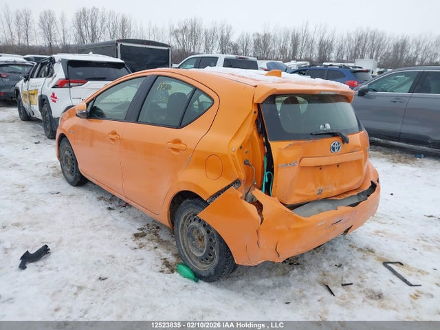 JTDKDTB35F1090996 Toyota Prius C Technology