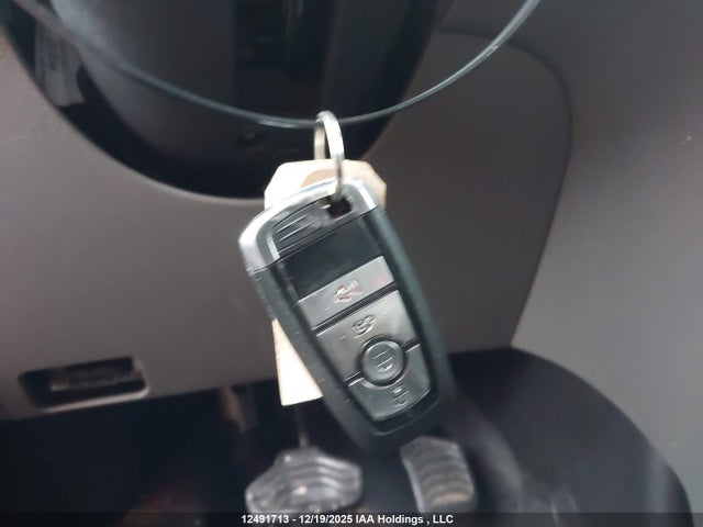 1FBAX9C82RKA84933 Ford Transit-350 Passenger Xlt
