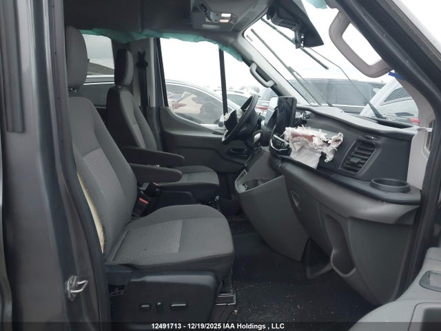 1FBAX9C82RKA84933 Ford Transit-350 Passenger Xlt