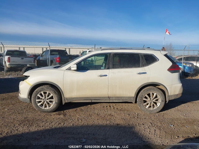 5N1AT2MV9HC790742 Nissan Rogue S/sl Platinum/sv