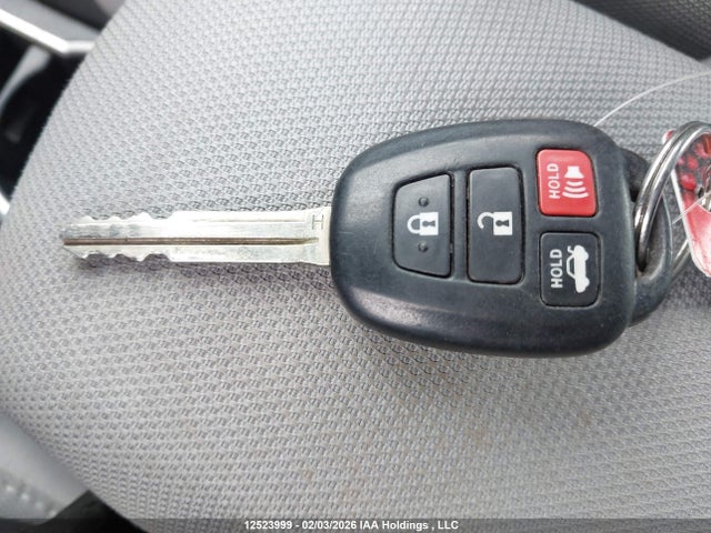 2T1BURHE2GC502834 Toyota COROLLA LE