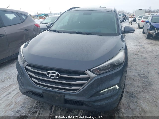 KM8J3CA43HU459196 Hyundai TUCSON SE