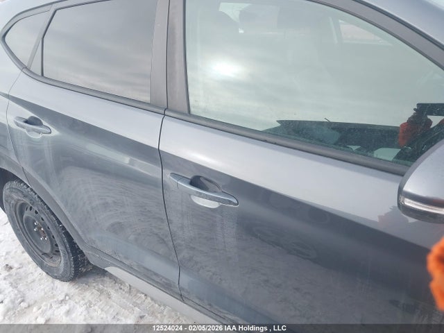 KM8J3CA43HU459196 Hyundai TUCSON SE