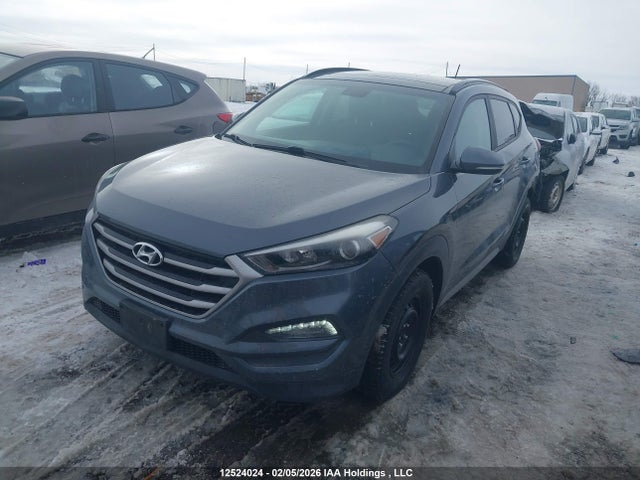 KM8J3CA43HU459196 Hyundai TUCSON SE