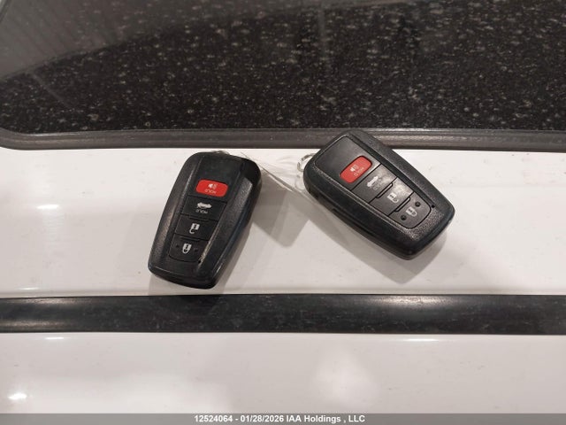12524064 :رقم المزاد ، 4T1B21HK4LU522783 vin ، 2020 Toyota Camry Xle/se مزاد بيع