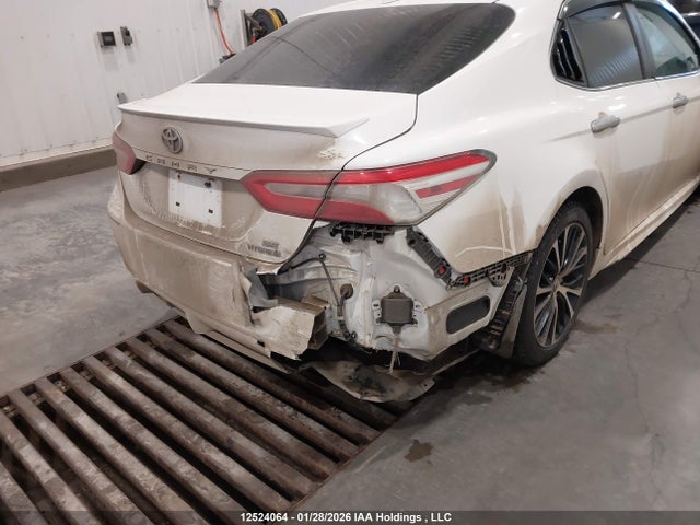 12524064 :رقم المزاد ، 4T1B21HK4LU522783 vin ، 2020 Toyota Camry Xle/se مزاد بيع
