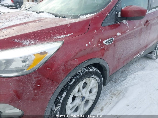 12524079 :رقم المزاد ، 1FMCU0GD6JUD08998 vin ، 2018 Ford Escape Se مزاد بيع