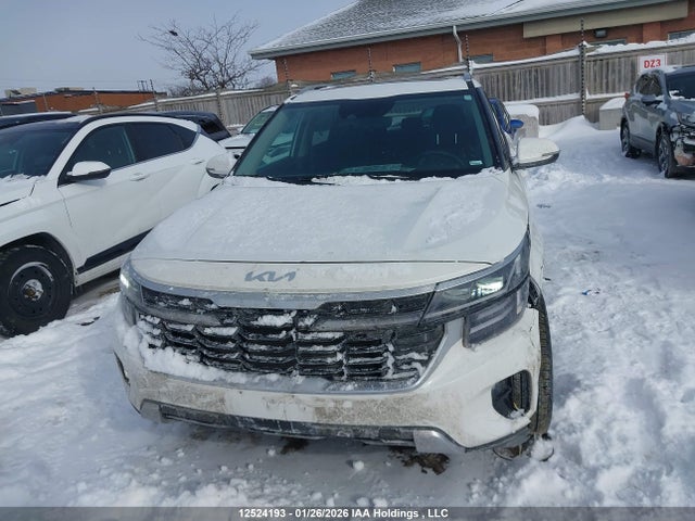2025 Kia Seltos S მანქანა იყიდება აუქციონზე, vin: KNDEUCAAXS7798200, აუქციონის ნომერი: 12524193