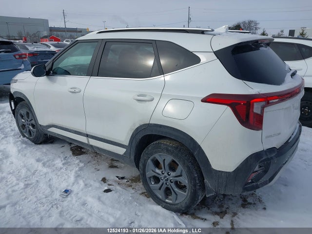 2025 Kia Seltos S მანქანა იყიდება აუქციონზე, vin: KNDEUCAAXS7798200, აუქციონის ნომერი: 12524193