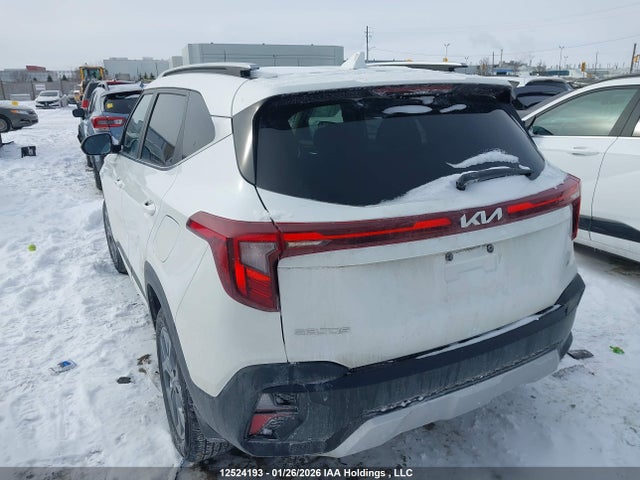 2025 Kia Seltos S მანქანა იყიდება აუქციონზე, vin: KNDEUCAAXS7798200, აუქციონის ნომერი: 12524193
