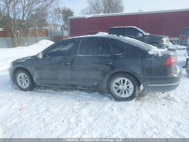 1VWAA7A35JC041871 Volkswagen Passat S/r-line