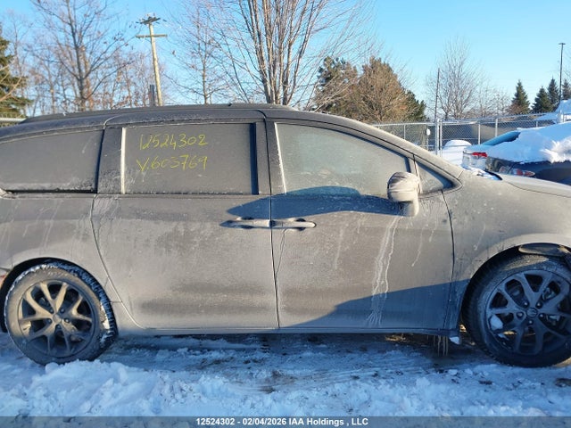 Chrysler Pacifica Limited 2025 2C4RC1GG9SR603769 Image 13