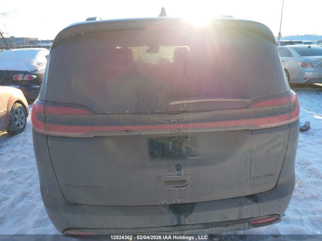 Chrysler Pacifica Limited 2025 2C4RC1GG9SR603769 Image 16