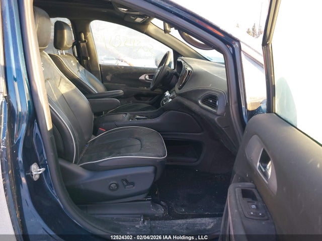 Chrysler Pacifica Limited 2025 2C4RC1GG9SR603769 Image 5