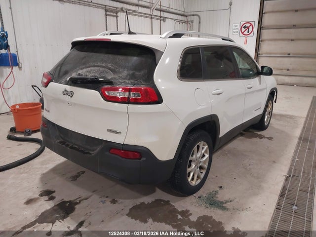 1C4PJMCB8GW263635 Jeep Cherokee Latitude