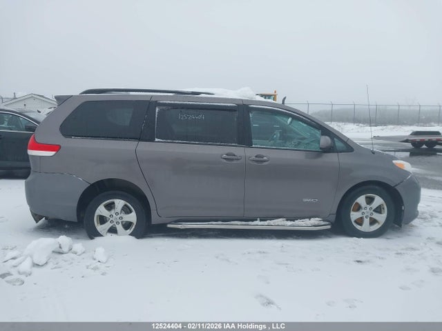 Aukcja sprzedaży 2013 Toyota Sienna Le, vin: 5TDKK3DC1DS338809, numer aukcji: 12524404
