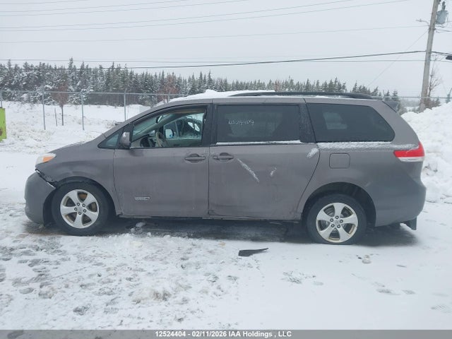 Aukcja sprzedaży 2013 Toyota Sienna Le, vin: 5TDKK3DC1DS338809, numer aukcji: 12524404
