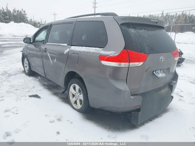 Aukcja sprzedaży 2013 Toyota Sienna Le, vin: 5TDKK3DC1DS338809, numer aukcji: 12524404