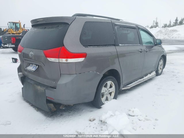 Aukcja sprzedaży 2013 Toyota Sienna Le, vin: 5TDKK3DC1DS338809, numer aukcji: 12524404