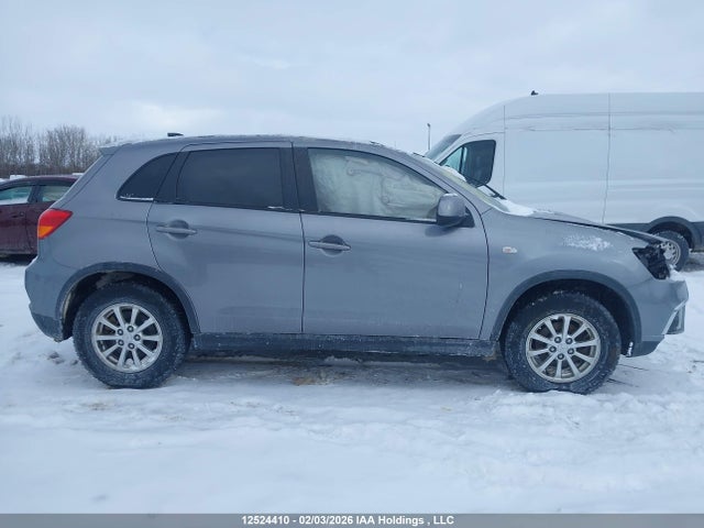 JA4AJ3AU0JU602566 Mitsubishi RVR SE