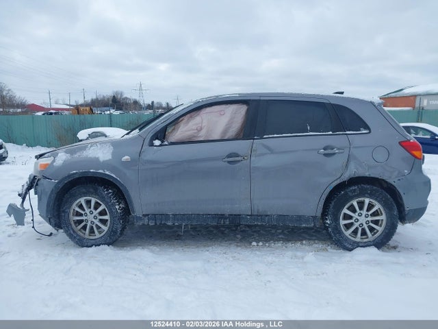 JA4AJ3AU0JU602566 Mitsubishi RVR SE