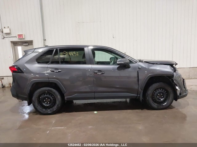 2T3B1RFV6RC394322 Toyota RAV4 LE
