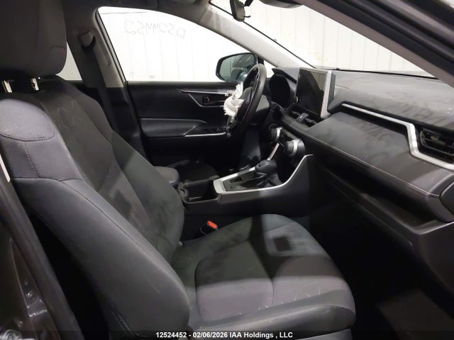 2T3B1RFV6RC394322 Toyota RAV4 LE