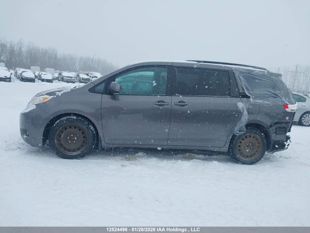Aukcja sprzedaży 2011 Toyota Sienna Xle 7 Passenger, vin: 5TDYK3DC2BS077813, numer aukcji: 12524498