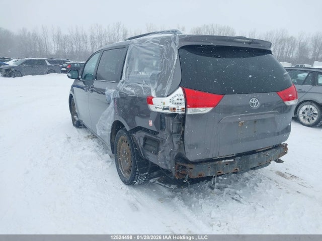 Aukcja sprzedaży 2011 Toyota Sienna Xle 7 Passenger, vin: 5TDYK3DC2BS077813, numer aukcji: 12524498