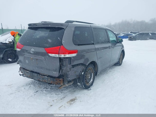 Aukcja sprzedaży 2011 Toyota Sienna Xle 7 Passenger, vin: 5TDYK3DC2BS077813, numer aukcji: 12524498