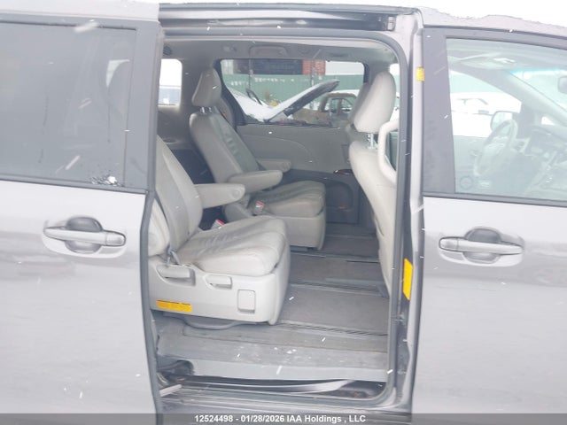 Aukcja sprzedaży 2011 Toyota Sienna Xle 7 Passenger, vin: 5TDYK3DC2BS077813, numer aukcji: 12524498