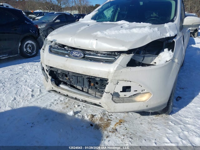 2014 Ford Escape Titanium მანქანა იყიდება აუქციონზე, vin: 1FMCU9J90EUA95335, აუქციონის ნომერი: 12524543