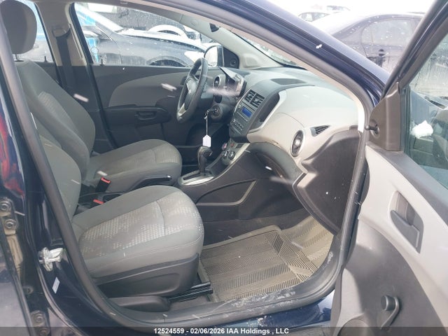 1G1JA5SH2F4189505 Chevrolet SONIC LS
