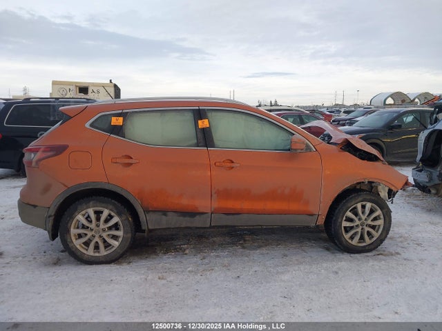 JN1BJ1CW0LW380117 Nissan Qashqai S/sl/sv