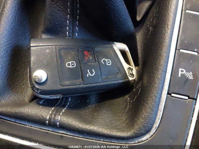 WVWUF7AU1GW263146 Volkswagen Golf R