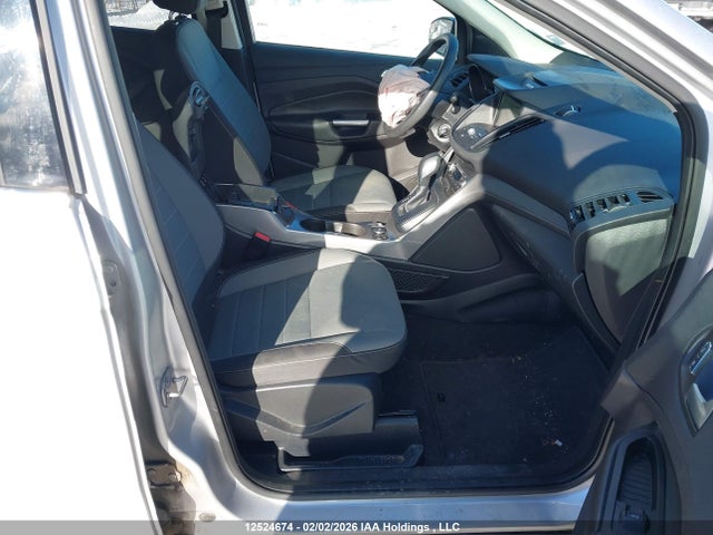 1FMCU9GX5GUC63902 Ford ESCAPE SE