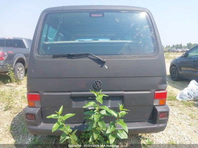 12524700 :رقم المزاد ، WV2KB470X1H145132 vin ، 2001 Volkswagen Eurovan Gls مزاد بيع