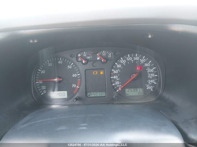 12524700 :رقم المزاد ، WV2KB470X1H145132 vin ، 2001 Volkswagen Eurovan Gls مزاد بيع