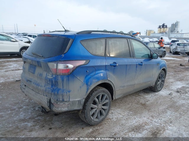 1FMCU9G9XHUC29649 Ford ESCAPE SE