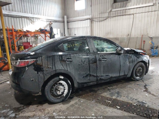 3MYDLBYV2GY105242 Toyota Yaris Premium