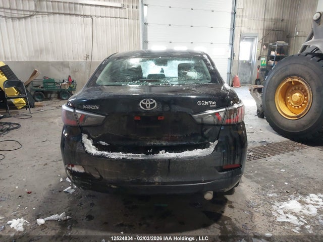 3MYDLBYV2GY105242 Toyota Yaris Premium