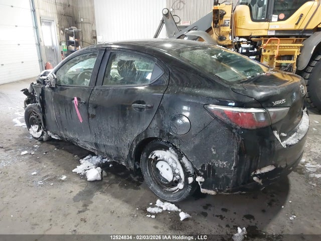 3MYDLBYV2GY105242 Toyota Yaris Premium